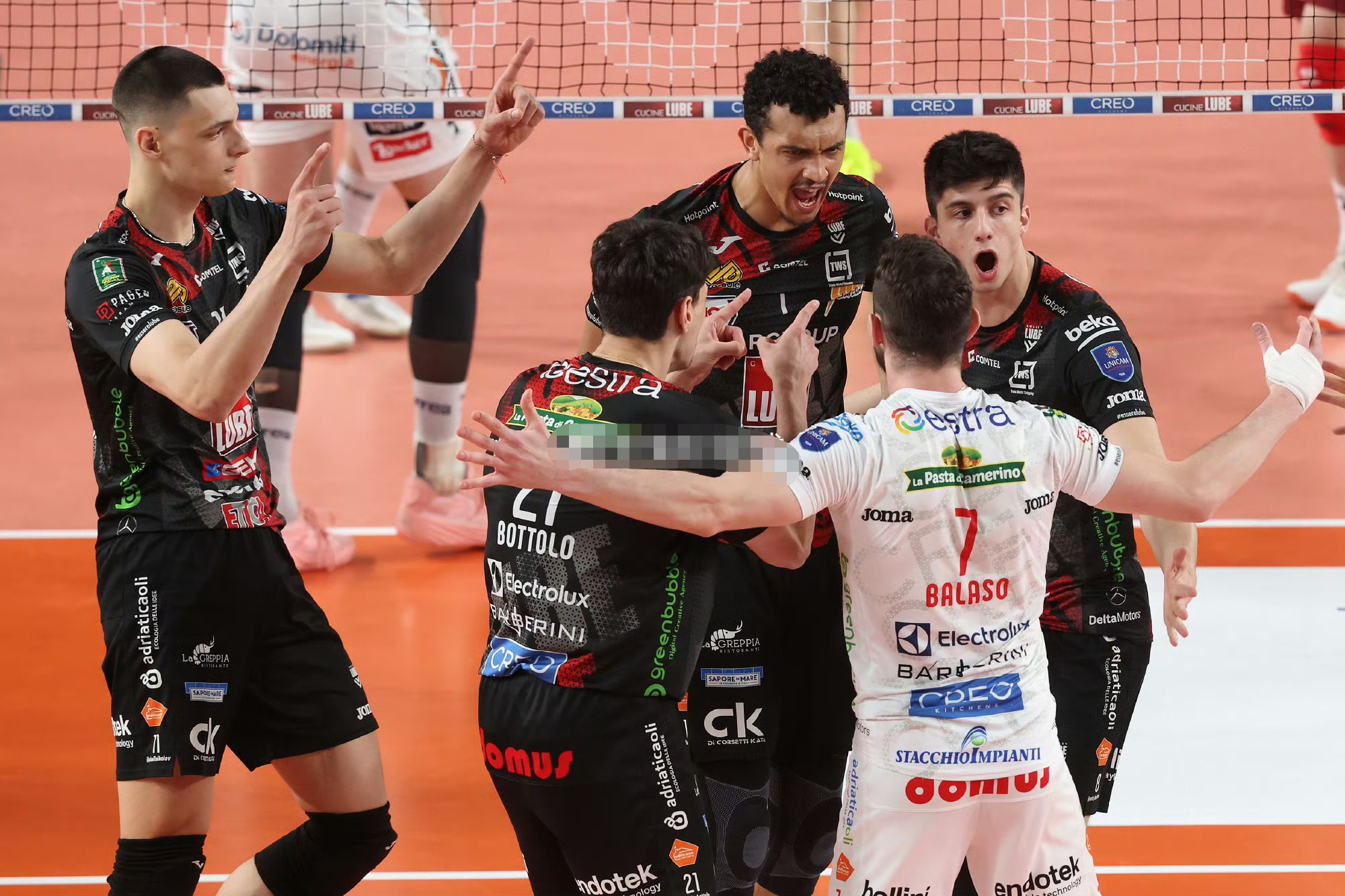 意甲球队商讨赛季战术调整,或将有新突破 意甲球队商讨赛季战术调整,或将有新突破